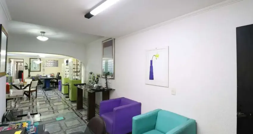 Casa tipo para venda com 8 quartos, sendo 1 suíte, 500m²