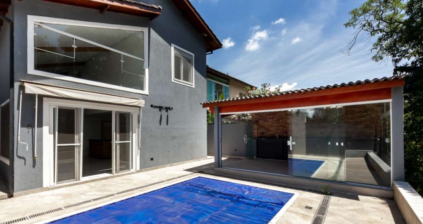 Casa em condomínio para venda com 3 quartos, sendo 3 suítes, 268m²