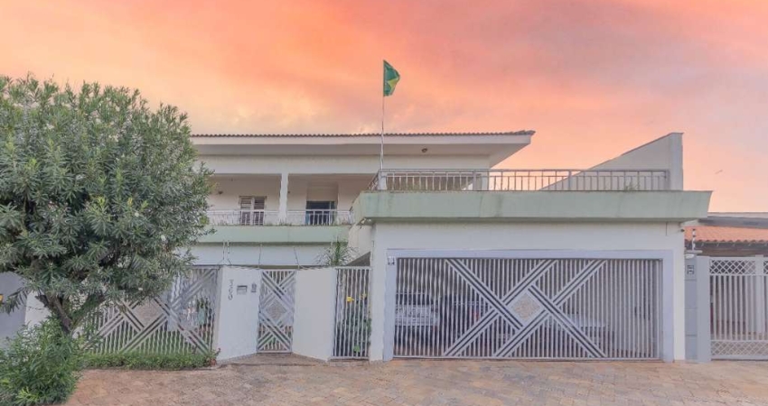 Sobrado para venda com 4 quartos, sendo 2 suítes, 468m²