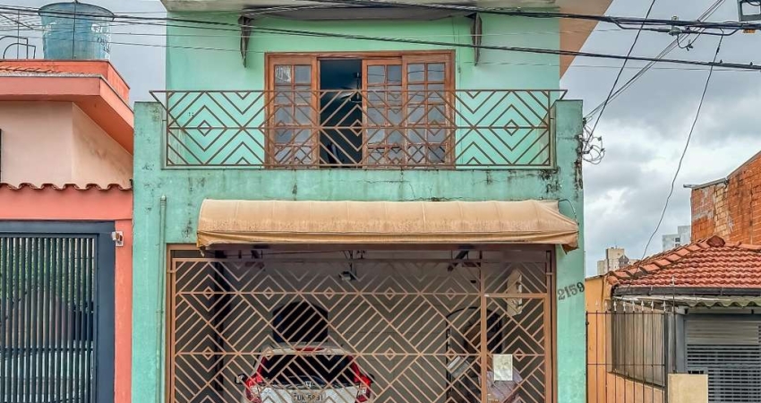 Sobrado para venda com 3 quartos, sendo 1 suíte, 196m²