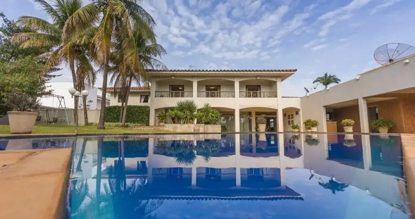 Sobrado para venda com 7 quartos, sendo 4 suítes, 1,254m²