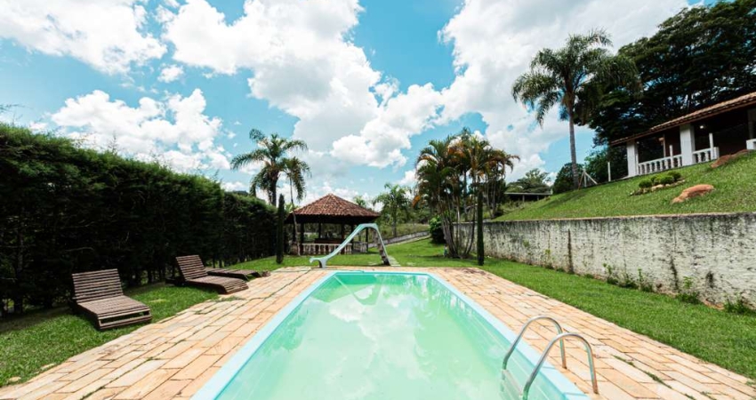 Casa tipo para venda com 3 quartos, sendo 2 suítes, 300m²