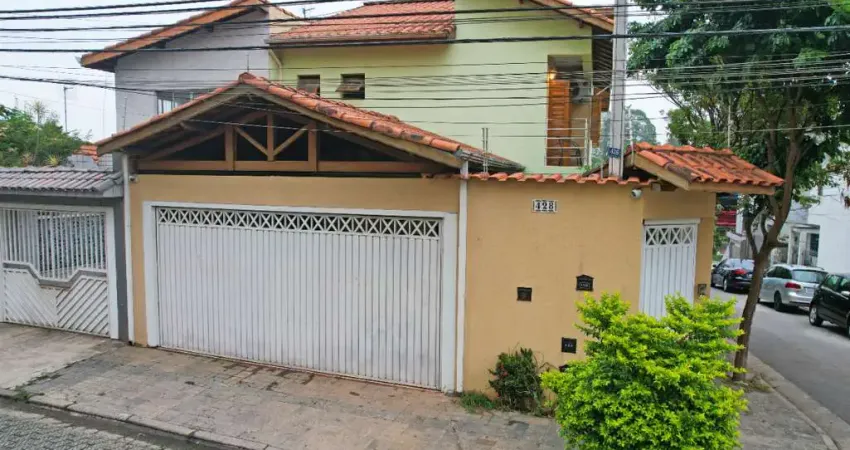 Sobrado para venda com 3 quartos, sendo 1 suíte, 238m²