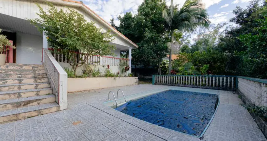 Casa tipo para venda em três montanhas com 5 quartos, sendo 1 suíte, 300m²