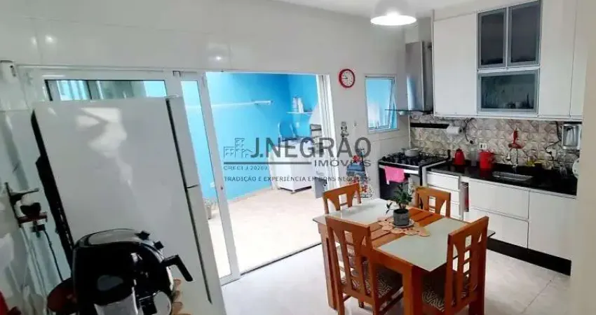 Imperdível: sobrado seminovo, com 3 quartos, 1 suíte, 2 salas, 2 banheiros, 2 vagas e 140m².