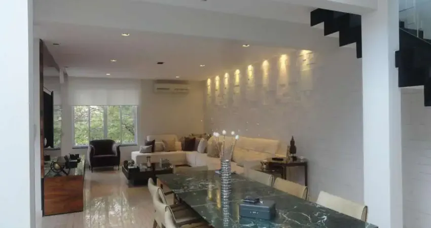 Belissimo sobrado no jardim da saúde: 3 quartos, 3 suítes, , 4 vagas de garagem, 225m². venha conferir!