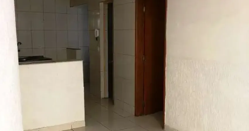 Aluguel de casa compacta no jardim maria estela, são paulo-sp: 1 quarto, 1 sala, 1 banheiro, 40m².