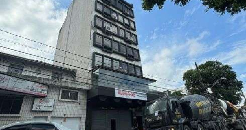 Imóvel para aluguel possui 250 metros quadrados em Vila Mathias - Santos - SP