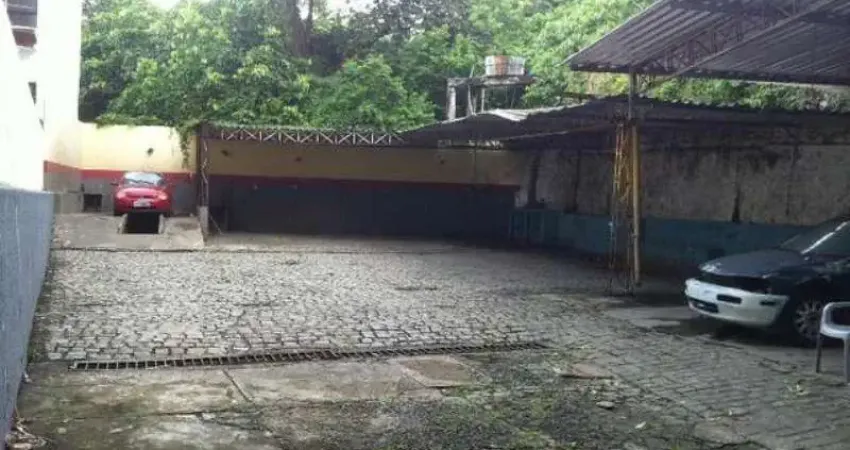 Terreno à venda na Avenida Anita Garibaldi, Federação, Salvador