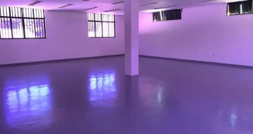Imóvel comercial com 2 pavimentos com vãos livre no Parque Bela Vista