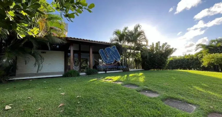 Casa Duplex em Condomínio Fechado com 4 Suítes sendo 1 suíte máster com closet e hidromassagem 360m2