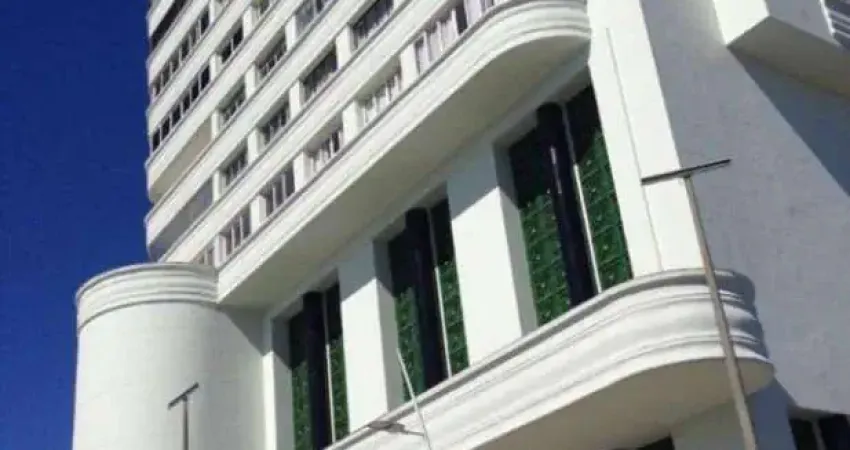 Apartamento na Barra com 2 suites 120m2 de frente para o Farol