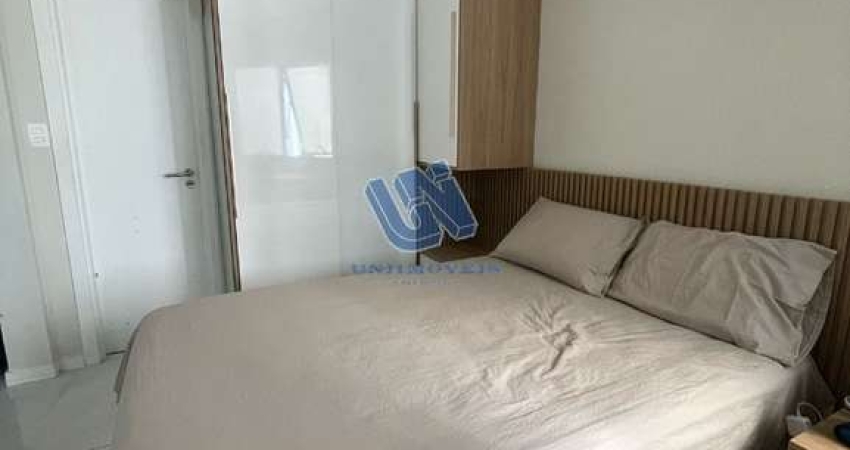 Apartamento quarto e sala decorado 52m2 no Caminho das Árvores