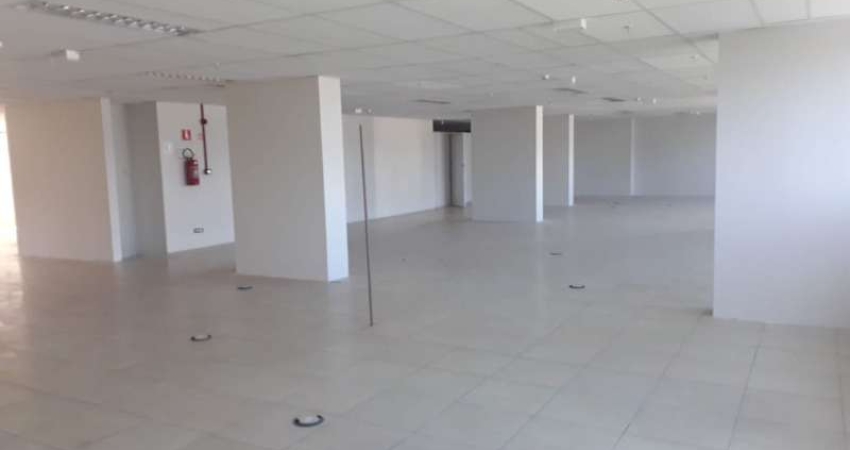 Sala comercial com 1.000,00 m2 (duas lages inteira) na Tancredo Neves