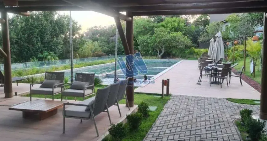 Casa duplex em condominio com 3 quartos sendo 2 suítes mobiliada em praia do forte