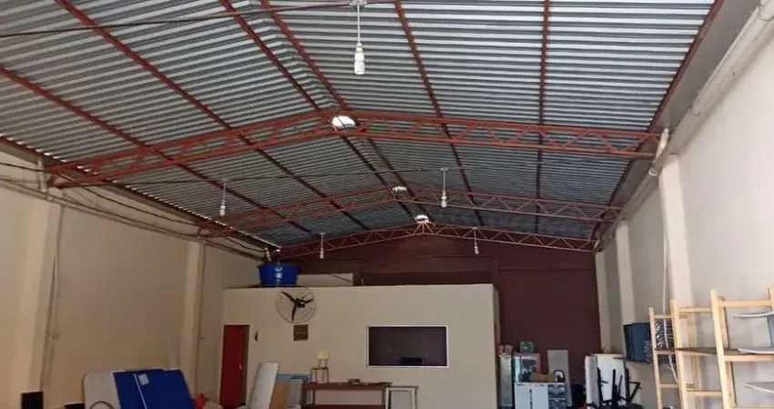 Barracão / Galpão / Depósito à venda na Rua 28, 11, Cristo Rei, Várzea Grande