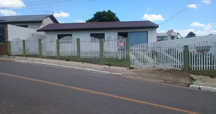 Imóvel com ótima localização na região central de contenda.