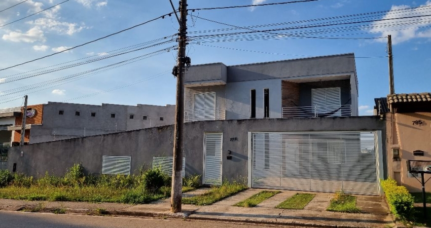 Lindo Sobrado de 4 dormitórios na região central de Caieiras !