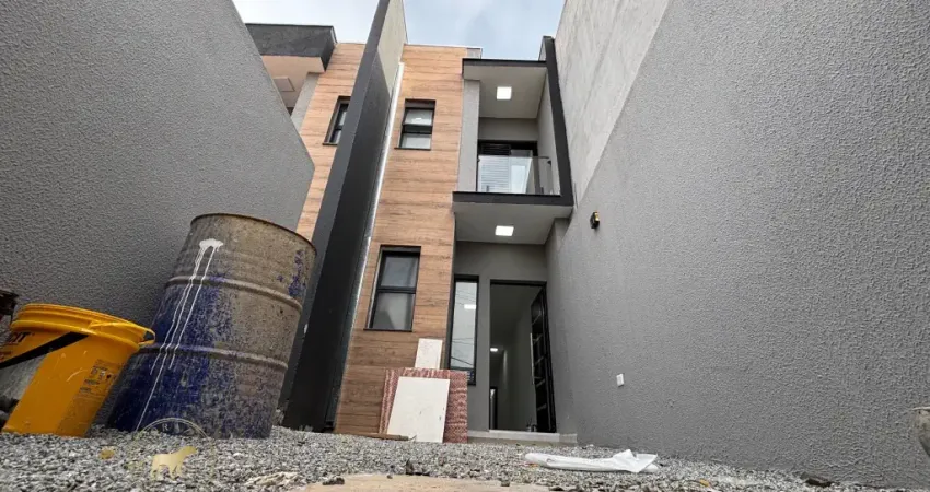 Lindíssimo sobrado localizado no bairro Residencial Santo Antônio em Franco da Rocha-SP