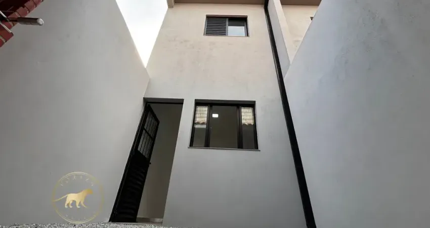 Sobrado à Venda – Residencial Santo Antônio com 3 dormitórios e uma vaga de garagem