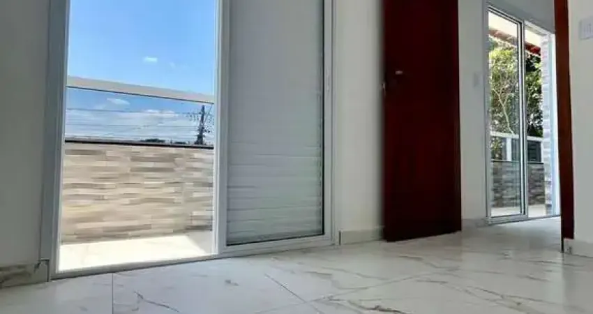 Casa Sobreposta Alta de Frente com Sacada Privativa e Churrasqueira 2 Dormiórios