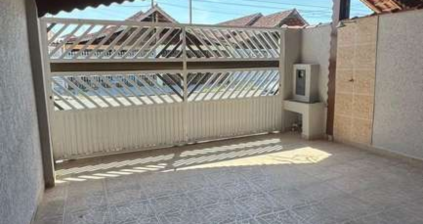 Casa Geminada 2 Dormitórios 2 Vagas Cobertas Quintal com Churrasqueira