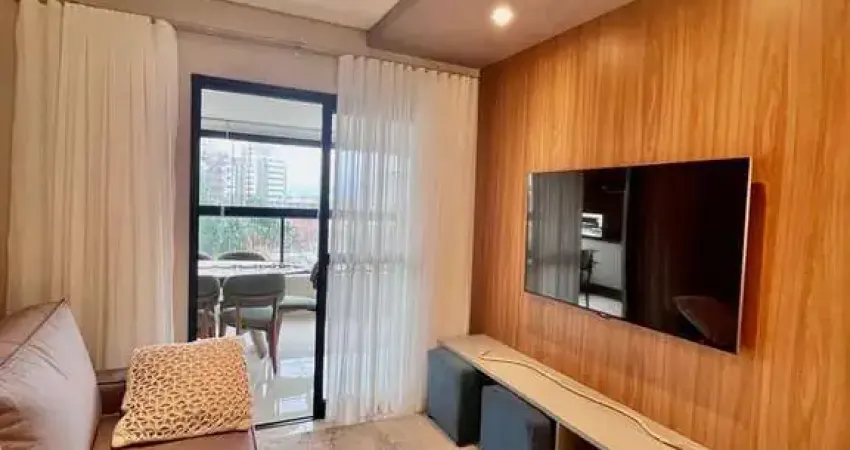 Viva o conforto de um apto amplo com sacada gourmet e vista aberta na praia