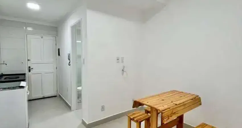 Kitão Individualizado Semi Mobiliado 2o Andar Escadas 2 Quadras da Praia
