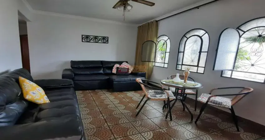 Casa Térrea no Bairro Vila Palmares em Santo André.