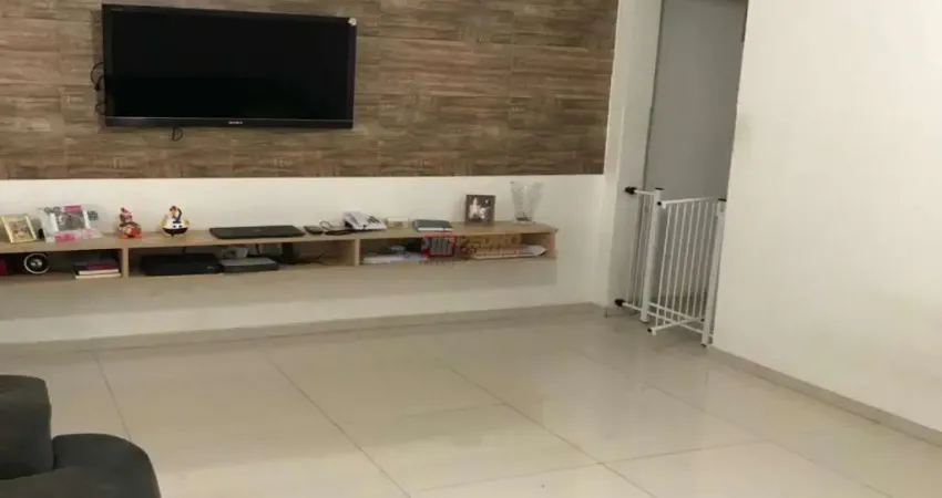 Casa Térrea assobradada no Bairro Parque das Nações em Santo André.