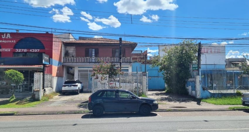 Prédio comercial com 816m2 contendo loja, salas e apartamento no Boqueirão