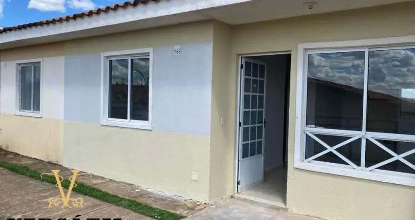 Casa para Venda em Cidade Ocidental, Centro, 2 dormitórios, 1 banheiro, 1 vaga