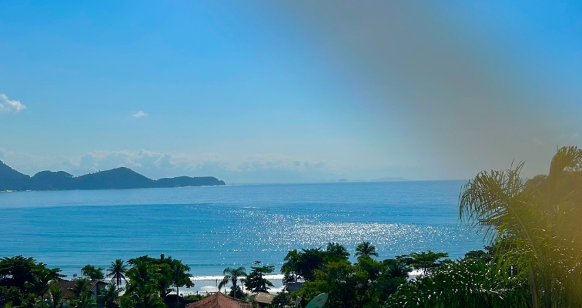 APTO Reformado com Vista para Praia das Toninhas Ubatuba