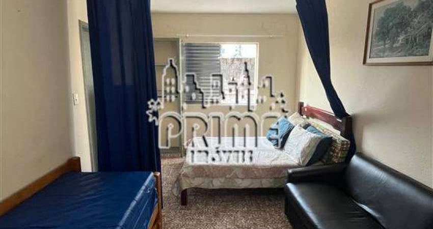 SALA LIVING À CERCA 100 METROS DO MAR, LOCALIZADA NO BAIRRO OCIAN EM PRAIA GRANDE.