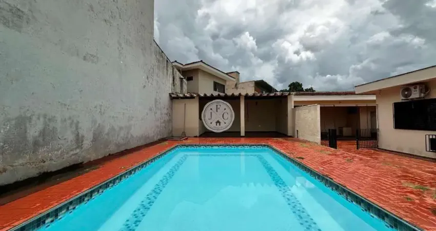 Casa Residencial/Comercial com 03 Quartos e Piscina para Alugar - Jardim Sumaré