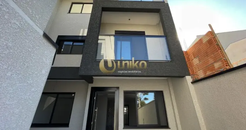 Sobrado Triplex  Design Moderno em Rua Tranquila