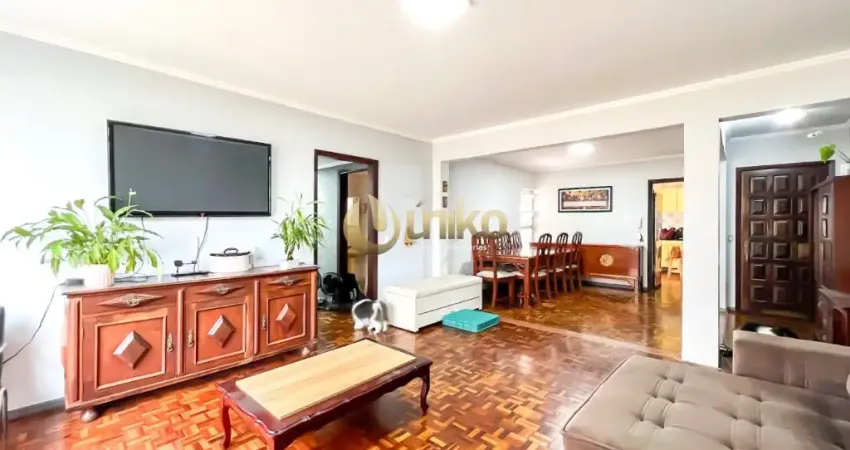 Apartamento no Alto da XV – Oportunidade para Retrofit com Espaço ao Ar Livre