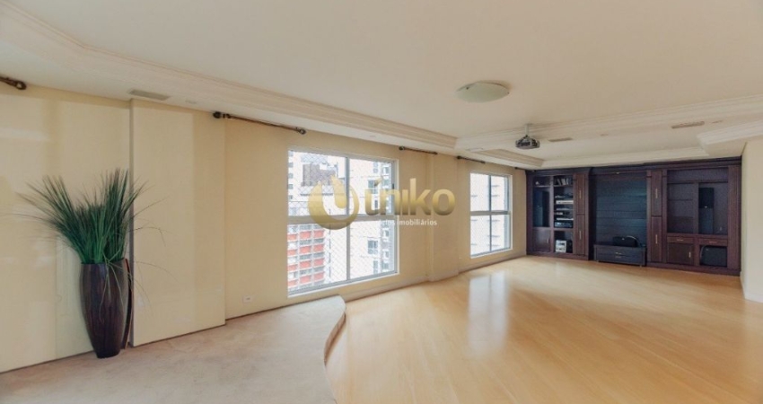 Apartamento de Luxo com 4 Quartos à Venda no Batel