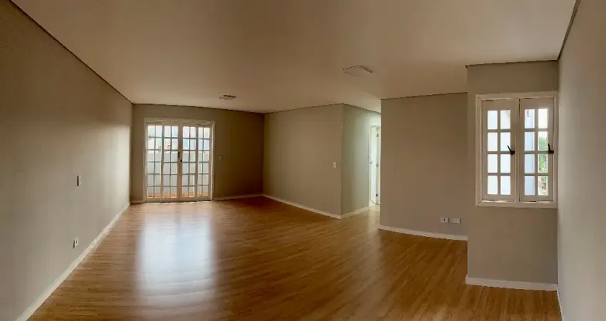 Oportunidade de Sobrado no Bairro  Alto Tarumã – Pinhais