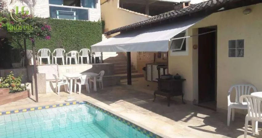 Linda casa em rua fechada para permuta em condomínio com área de lazer!