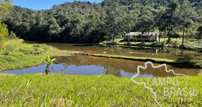 Ótimo sítio para fazer renda no local!!! 200 metros da Rodovia dos Tamoios!