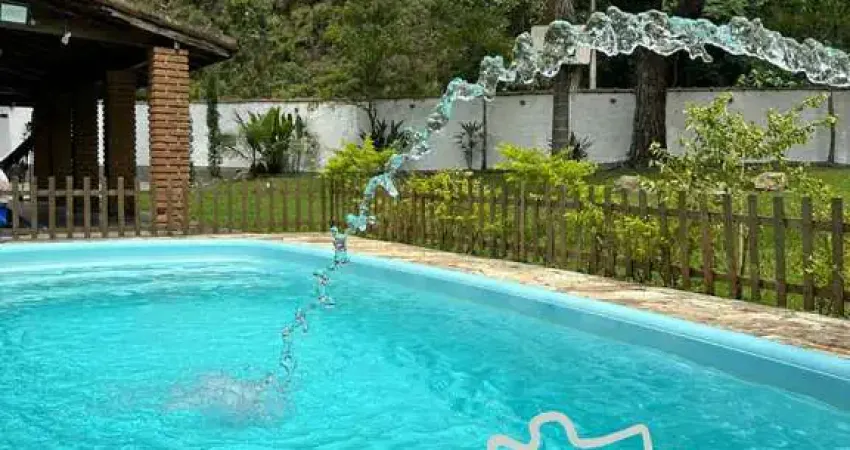 Chácara 1213.88m² no asfalto, próxima ao centro de monteiro lobato!