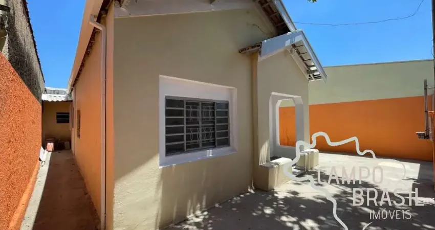 Oportunidade de locação! casa com quintal amplo e excelente localização!