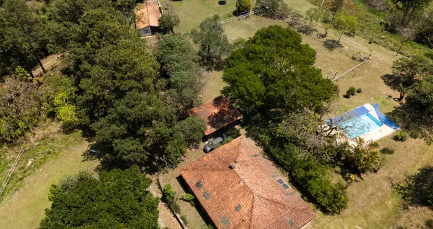 Ar00005 - área propriedade de 180.500m² com casa de caseiro e casa sede, em são roque - sp