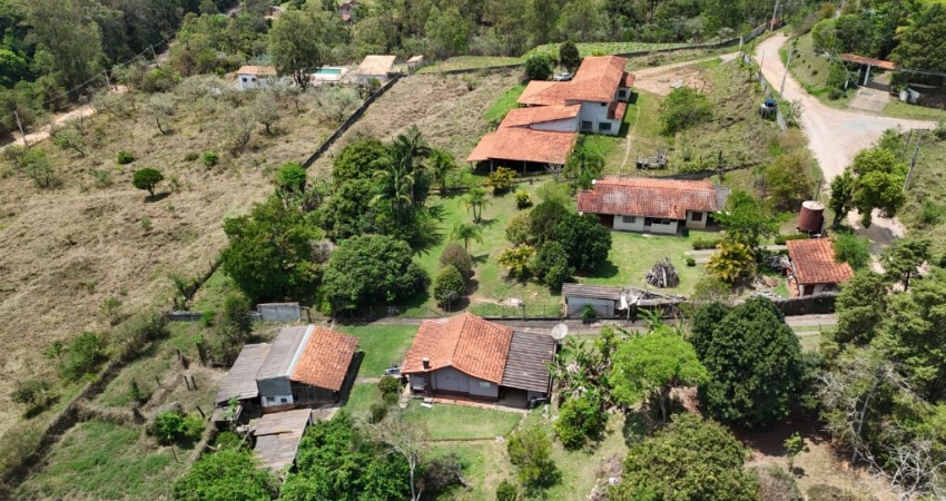 CH00361 - CHÁCARA ESPETÁCULAR EM SÃO ROQUE - SP