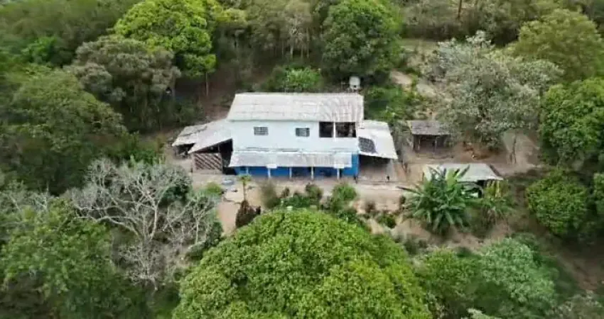 St00020 - sítio de 25.200m² á venda com casa e platôs na propriedade para construção, em são roque - sp