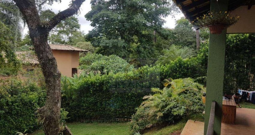 Casa com 3 dormitórios à venda, 222 m² por R$ 1.100.000,00 - Granja Viana - Carapicuíba/SP