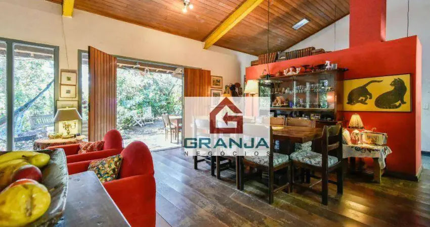 Casa com 4 dormitórios à venda, 230 m² por R$ 1.700.000,00 - Granja Viana - Jandira/SP