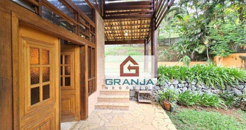 Casa com 3 suítes, sauna, piscina, churrasqueira, armários! à venda, 200 m² por R$ 1.000. - Colinas de São Fernando - Cotia/SP