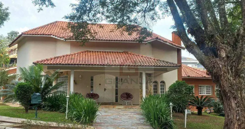 Casa Térrea de Esquina em Frente à Praça — Condomínio São Paulo II, Granja Viana